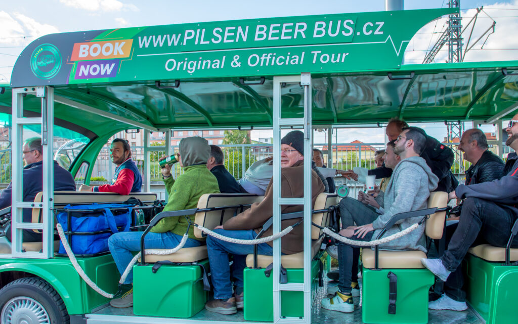 Pilsen Beer Bus — cold pints, rolling city tour — Pilsen experience